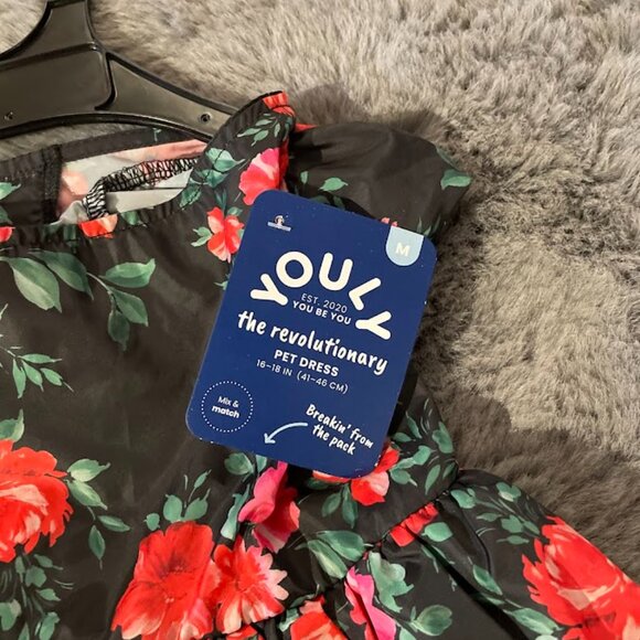 Beautiful Black and Rose Dog Party Dress!  Size Medium, NWT - Picture 3 of 6